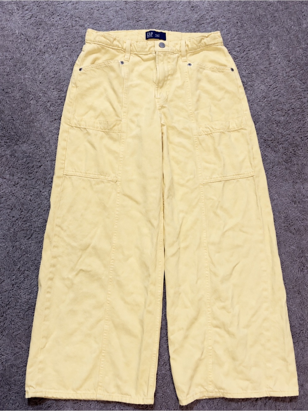 GAP Wide-Leg Cargo Jeans in Light Yellow